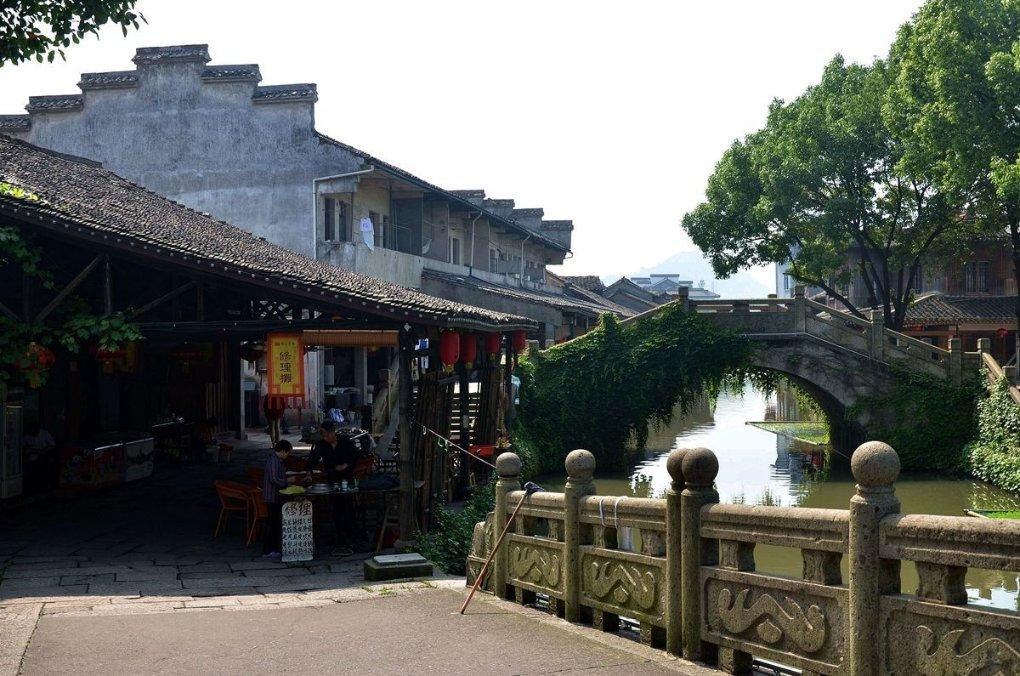 逃离潮湿的房屋