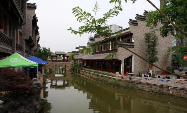 章子怡穿着亮片旗袍,气质优雅动人,什么样的人才能穿出旗袍的优雅?-全面解答你的知识疑问